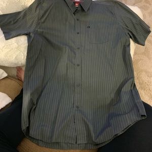 Quiksliver short sleeved button up shirt
